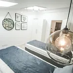 Strzelecka Top Floor Apartment